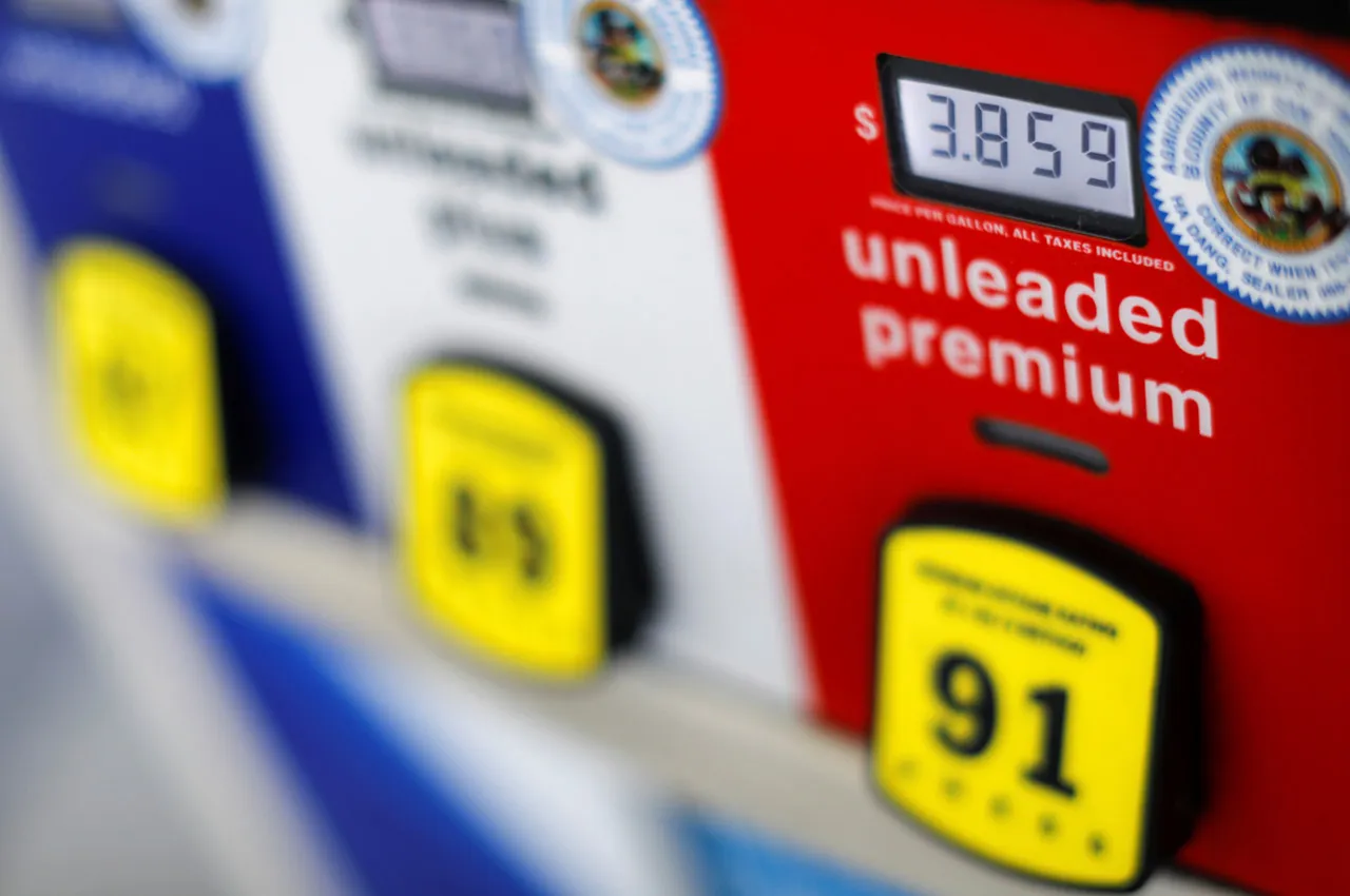 کاهش شدید قیمت بنزین در آمریکا به کم‌تر از 2 دلار
