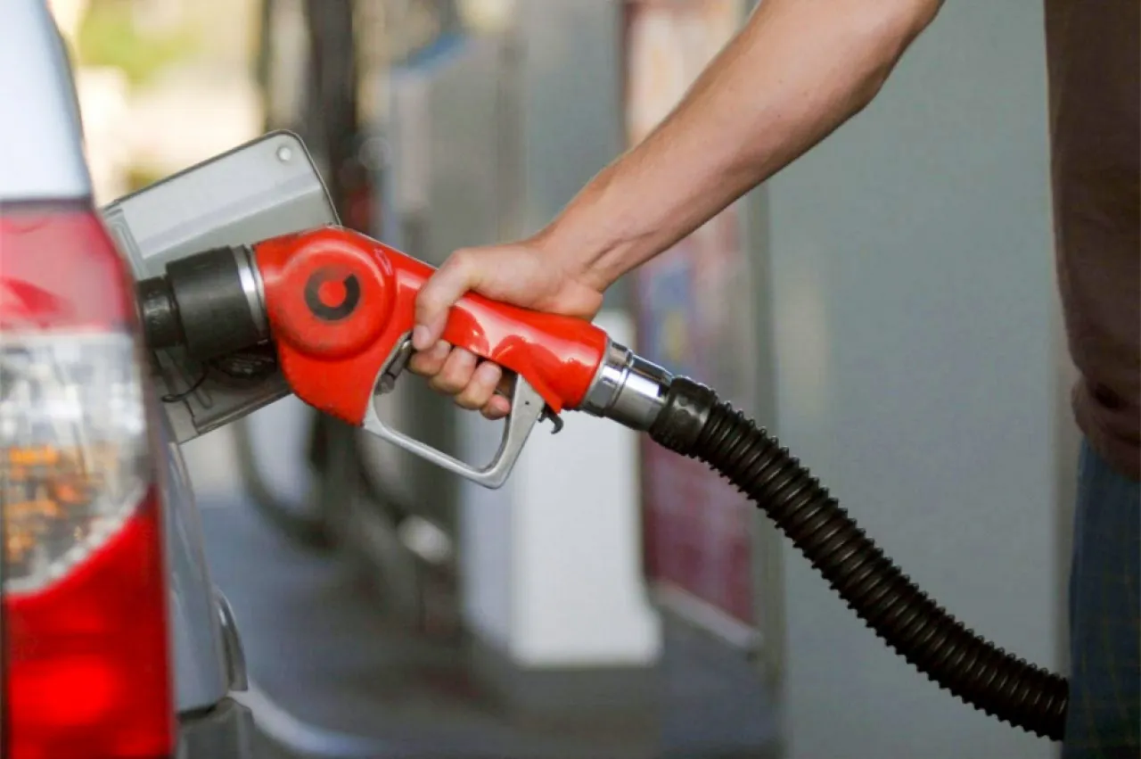 آیا هر لیتر بنزین 100 تومان گران می‌شود؟