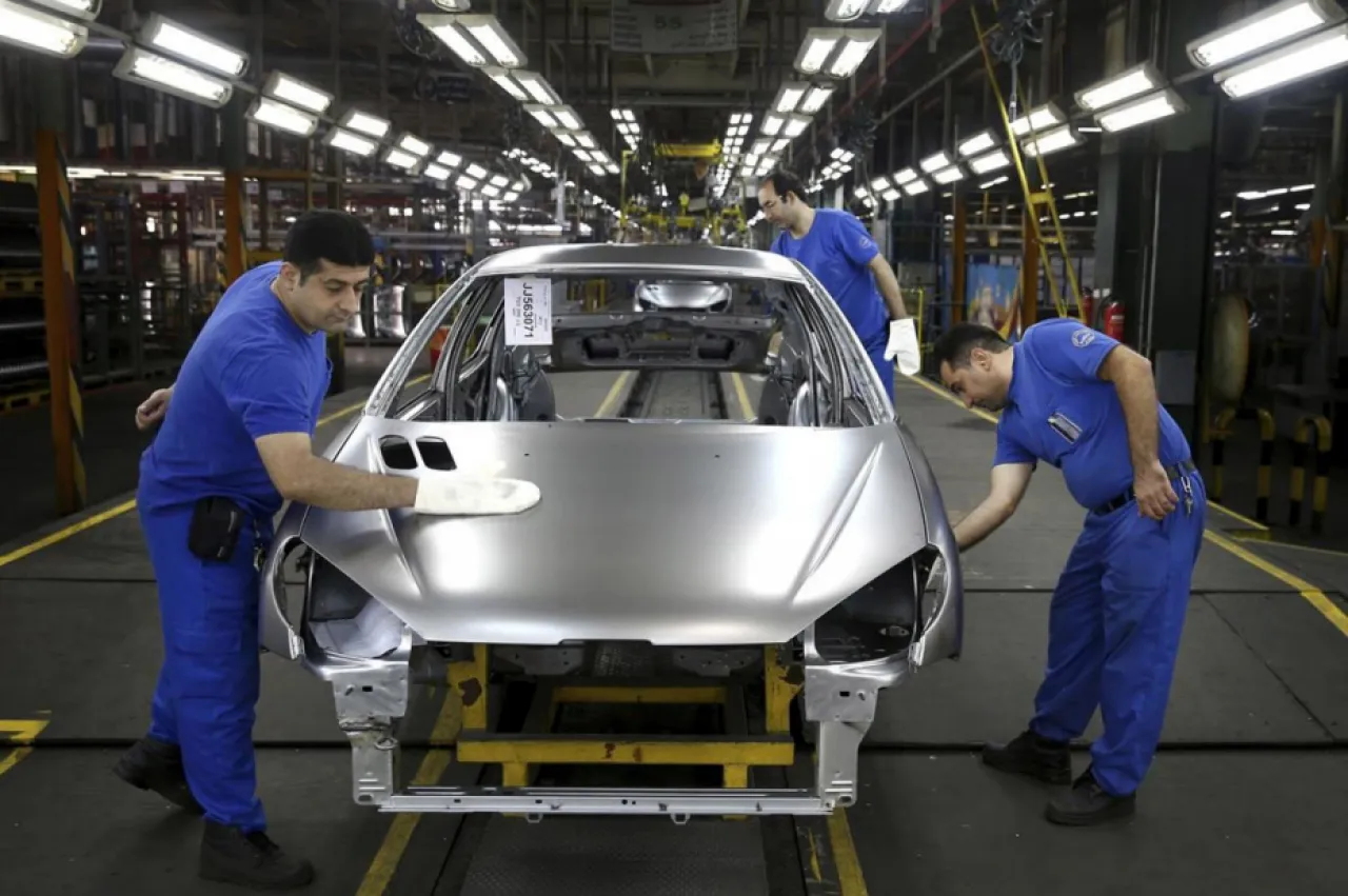 آمار تولید 10 ماهه شرکت ایران خودرو اعلام شد