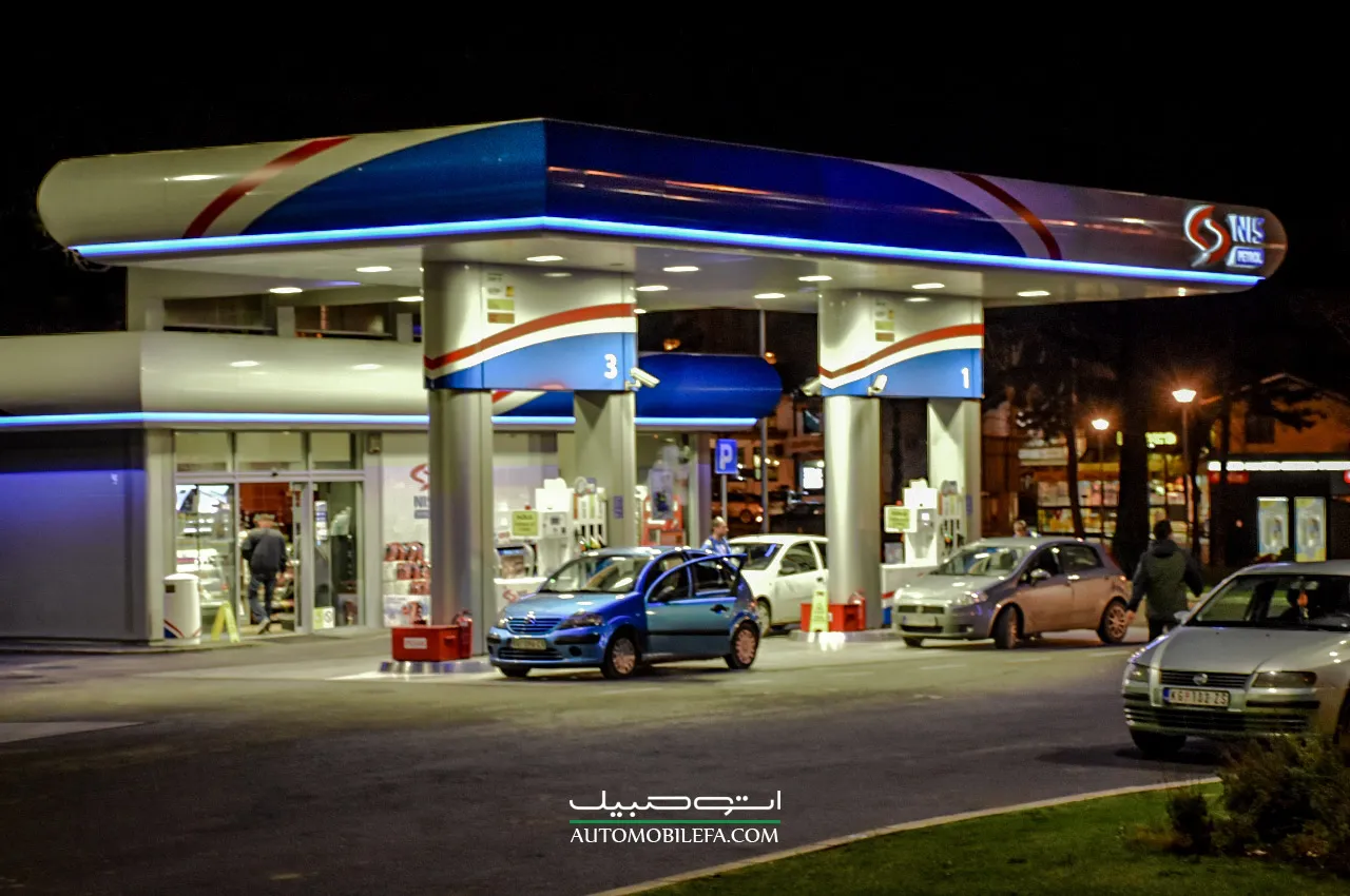 در اطراف ایران بنزین لیتری چند؟
