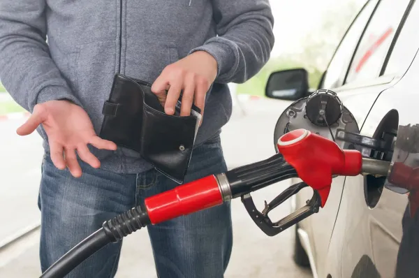 اتومبیل‌ ایرانی چند برابر خارجی سوخت مصرف می‌کنند؟